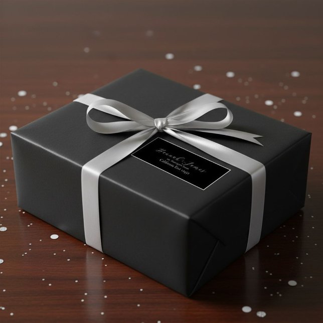 Modern adressetikett för svart, minimalt skript -  returadress etikett (Skapare uppladdad)