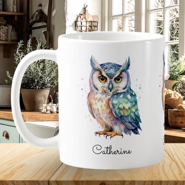 Modern Akvarell Ugglas Anpassat Namn Kaffemugg (A personalized offee mug with owl illustration in a watercolor style)