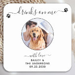 Modern Anpassningsbar Fotodrycker på mig Pet Hund  Underlägg Papper Kvadrat<br><div class="desc">Dra åt mig! Lägg till den avslutande beröringen till bröllop med den här söta anpassningsbarna fotot på bröllop underlägg. Perfekt till bröllop efter party och mottagning, och som bröllopsförmån för dina gäster. Anpassa fotot hund bröllop underlägg med ditt favoritfoto från bröllop, hund av hederfoto eller ditt nyskapade foto med din...</div>