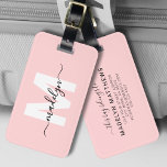 Modern Anpassningsbar Girly  Rosa Monogram Namn Bagagebricka<br><div class="desc">Skapa din egen Snyggt Modern Anpassningsbar World Traveler Girly Rosa Namn Monogram Luggage Tag. Den här chicen och det gigantiska bagagetaggen ger en roligt och en livfull beröring till alla resupplevelser, skapar den som perfektens tillbehör till den resande världen eller någon som har en allvarlig fodral av nöd. Framsidan har...</div>