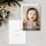 Modern Anpassningsbar Photo Small Note Baby Shower Tack Kort<br><div class="desc">Visa tacksamhet med det moderna Anpassningsbarna Photo Small Note Baby Shower - tackkort! Det här kortet är perfekten för att tacka gästerna för att de firar din speciella dag. Det har en ren utformning och plats för ett foto på personligen. Snyggt och hjärtlighet, det är en keepsaké de kommer till...</div>