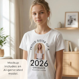 Modern Arch-foto Stolt syster till 2026 års examen T Shirt