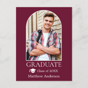 Modern Arch Grad Cap Burgundy Studenten Vykort