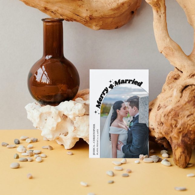 Modern Arch Merry & Married jul Bröllop Julkort (Skapare uppladdad)
