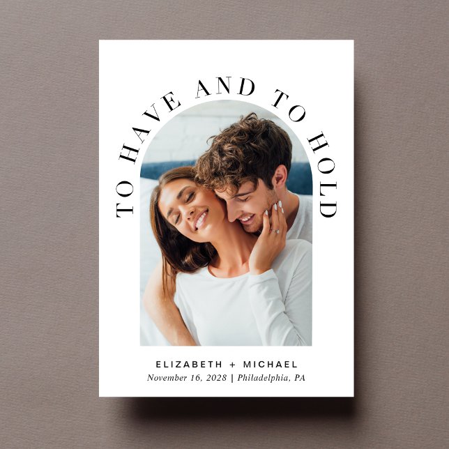 Modern Arch Photo Bröllop Inbjudningar (Celebrate your love story with an invitation showcasing your favorite photo in an elegant arch frame)