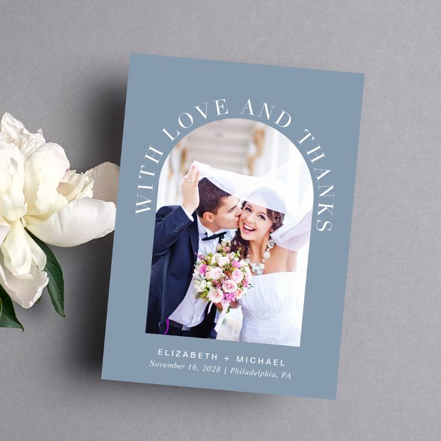 Modern Arch Photo Dusty Blue Bröllop Tack Kort (Celebrate your love story with a thank you card showcasing your photo in an elegant arch frame)