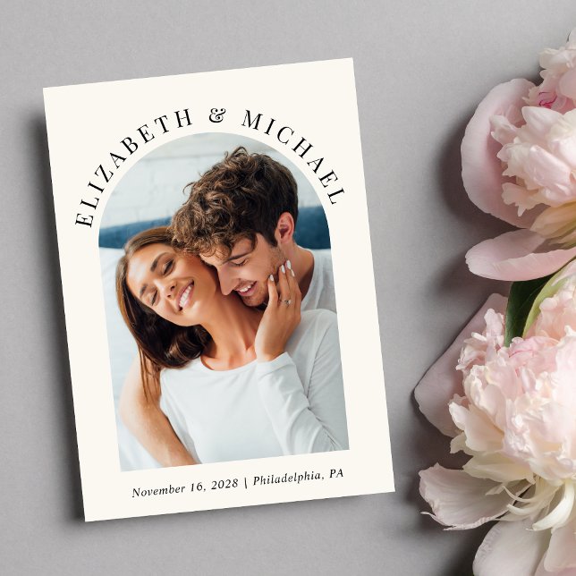 Modern Arch Photo QR-kod Cream Bröllop Inbjudningar (Celebrate your love story with an invitation showcasing your favorite photo in an elegant arch frame)
