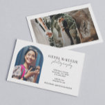 Modern Arch Script Photography Professionell Visitkort<br><div class="desc">Modern fotografering-affärskort med ditt foto i en snyggt på framsidan med ditt namn och yrke i ett trendig,  minimalistiskt manusformat,  trycktypografi inklusive social medieferens. På baksidan finns utrymme för ytterligare 3 professioneller. Unikt och enkelt anpassade,  den här professionellen,  kort för chic kommer att göra ditt jobb så mycket enklare.</div>