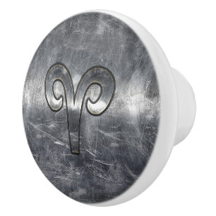 Modern Aries Zodiac Sign Grunge Distress Stil Knopp