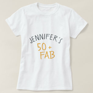 Modern Avslappnad Mellow Gult 50 Fabulous Birthday T Shirt