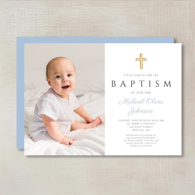 Modern Baby blue Kor Boy Photo Baptism i skript Inbjudningar (Modern Baby Blue Script Cross Boy Photo Baptism Invitation)