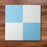 Modern Baby blue, vit, kontrollerad keramik Tile Kakelplatta<br><div class="desc">Denna minimalistiska keramiska platta har ett modernt schaktat mönster i baby blue och vitt.</div>
