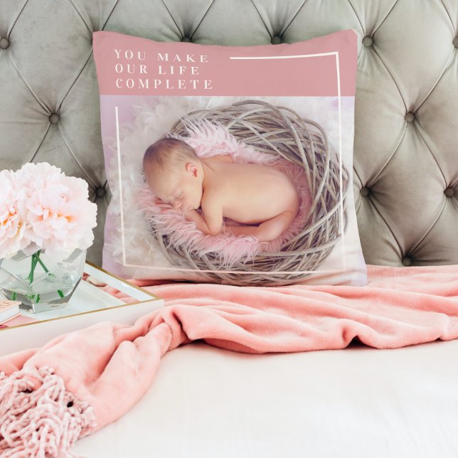 Modern Baby Photo | Rosa och vit | Offert Kudde (Skapare uppladdad)
