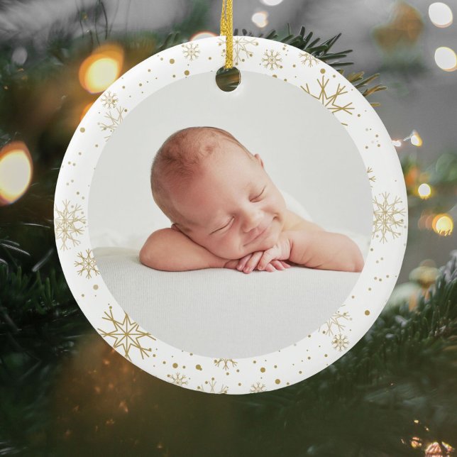 Modern Babys första julfoto Guld Snöflingor Julgransprydnad Keramik (Skapare uppladdad)