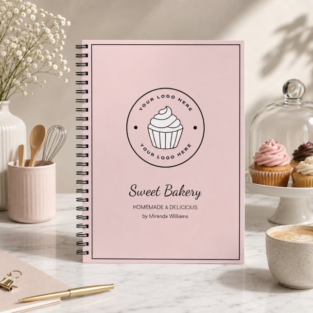 Modern Bakery Rosa Anpassad Logotyp Anteckningsbok (Modern Bakery Pink Custom Logo Notebook)