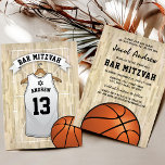 Modern Bar Mitzvah för basket Inbjudningar<br><div class="desc">Informella inbjudningar till mitzvah-fest med bakgrund av basketplan,  en vit tröja med ditt barns namn,  nummer och Davidsstjärnan. På baksidan finns detaljer om Bar Mitzvah-firandet med en basketboll längst ner.</div>