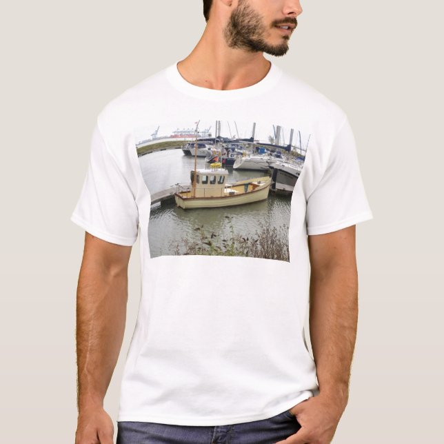 Modern båt traditionell stil tee (Framsida)