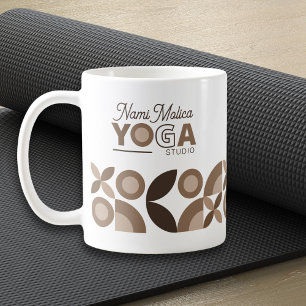 Modern Beige Brown Geometric Mönster Yoga Studio Kaffemugg