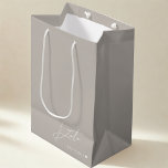 Modern Beige Brudtärna Förslagspresentpåse<br><div class="desc">Specialdesignad brudtärna presentpåse med modern minimalistisk beige och vit design.</div>