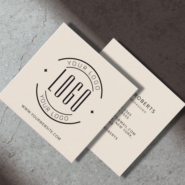 Modern beige enkel lägg till din logotyp  fyrkantigt visitkort (Skapare uppladdad)