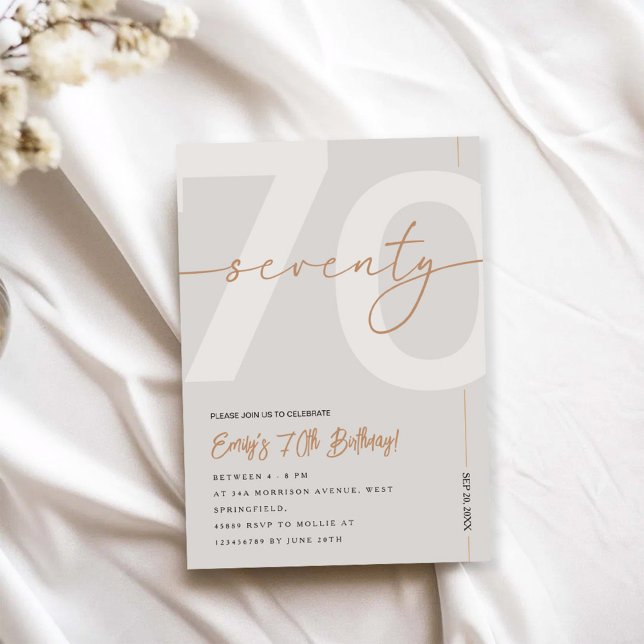 Modern Beige & Gold 70th Birthday Invitation Inbjudningar (Skapare uppladdad)