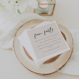 Modern Beige Script "Roliga Fakta" Bröllop Pappersservett