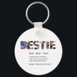 Modern Bestie BFF Best Friends Photo Collage Cute Nyckelring<br><div class="desc">Modern Bestie BFF Best Friends Photo Collage Cute Nyckelring. Visa din BFF hur mycket de elak till dig med den här " bestie för nyckelringen " 6 fotokollage personlig". Lustigt, sött, chic och trendig Noudefinition foto ram nyckelring som gör att din bästa vän skrattar och gråter allt samtidigt! Perfekt, girig...</div>