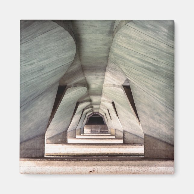 Modern betongtunnelarkitektur – Abstrakt urbant Magnet (Framsidan)