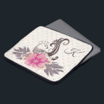Modern Bird and Flora Dotty Monogrammed Laptop Fodral<br><div class="desc">Modern fågelkonst och blomkonst på pastellbakgrunden. Elegant monogram.</div>