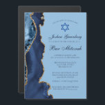 Modern blå guld agat Bar Mitzvah-fest Magnetisk Inbjudningskort<br><div class="desc">Modern marinblå och guld glitteragat pryder sidan av denna moderna Bar Mitzvah-ceremoni och magnetiskt festinbjudan. Din sons namn är skrivet i vacker formell stil under Davidsstjärnan. Perfekta inbjudningsmagneter för en chic,  stilfull judisk familj som firar sin pojke som kallas till Toran.</div>