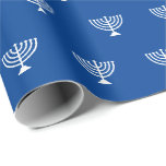 Modern blå och vit judisk menorah mönster presentpapper<br><div class="desc">Modern blå och vit judisk menorah mönster enkel elegant,  Papper. Vit menorah mönster på blå bakgrund. Denna pappra förpackning är underbar för Hanukkah,  Chanukah,  pub mitzvah,  bat mitzvah,  shabbat och judiska Helgdagar.</div>