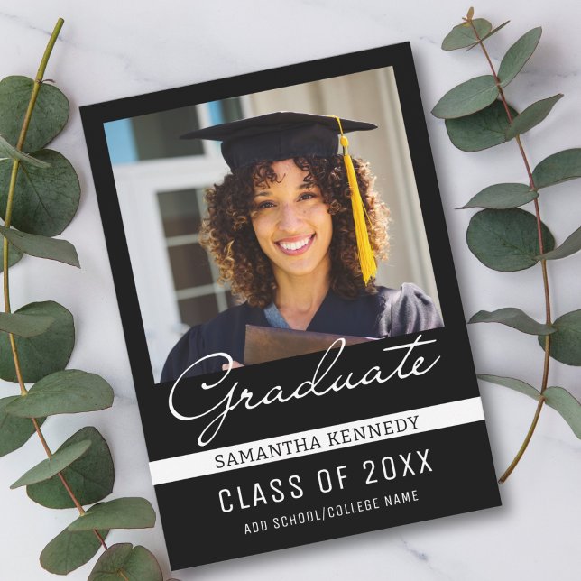 Modern Black and White 2025 Studenten Photo Meddelande (Modern Black and White 2025 Graduation Photo Announcement
)
