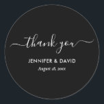 Modern Black and White Bröllop Tack Stickers Runt Klistermärke<br><div class="desc">Med dagens svarta och vita anpassningsbar i bröllop tackar du klistermärken med ett modernt typsnitt. Matchande objekt är tillgängliga.</div>