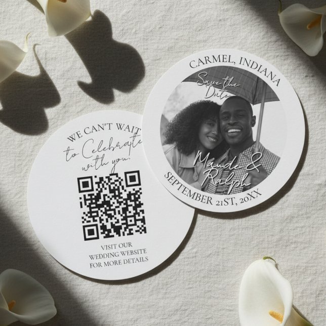 Modern Black and White Circle Photo Save the Date Spara Datumet (Invite guests to mark their calendars with this Modern Black and White Circle Photo Save the Date! )