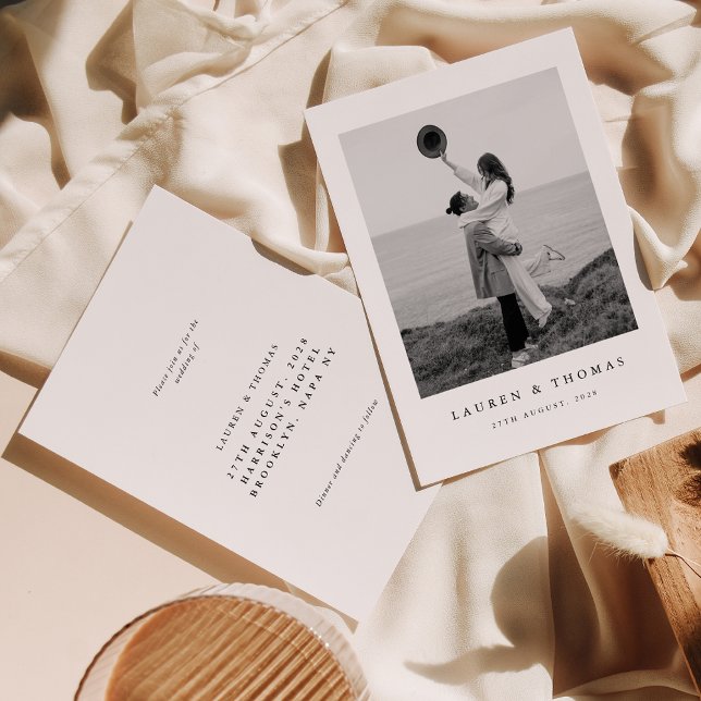 Modern Black and White Instant Photo Ram Bröllop Inbjudningar (Skapare uppladdad)