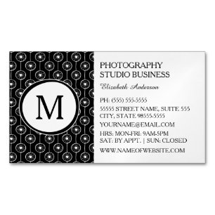 Modern Black and White Monogram Hearts Mönster Magnetiska Visitkort