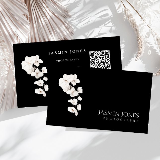 Modern Black and White Orchids QR-Blommigt Visitkort (Modern Black and White QR Code Orchids Flowers Business Card)