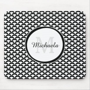 Modern Black and White Scallops Monogram och Namn Musmatta