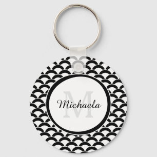 Modern Black and White Scallops Monogram och Namn Nyckelring