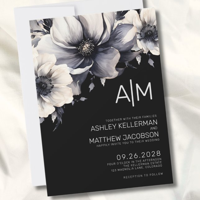 Modern Black Blommigt Bröllop Inbjudningar (Modern Black White Initial Monogram Floral Wedding Invitation)
