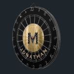 Modern Black Brushed Guld Monogram Namn Darttavla<br><div class="desc">Modern svart kartong med ett borstat metallemblem i guld med klassisk blocktypografi initialt och namn. Anpassa till namn och börja med.</div>