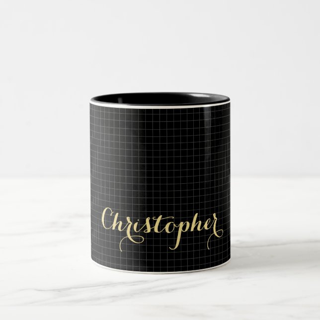 Modern Black Checkated Elegant Faux Guld Namn Chic Två-Tonad Mugg (Center)