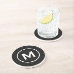 Modern Black Classic Monogram Stone Underlägg<br><div class="desc">Minimal engrammad design har en svart bakgrund med din ursprungliga klassiska blocktypografi i vitt för ett rent,  enkelt utseende på snyggten.</div>