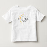 Modern Black & Guld 2024 Texas Total Solar Eclipse T Shirt<br><div class="desc">Vi presenterar vår moderna Black & Guld 2024 Texas Total Solar Eclipse Anpassningsbar T-Shirt, en snyggt och minneshögtid för biet för detta sällsynt celestial event. Den här skjortan fångar elegansen och upphetsningen av den totala solförstoringen. Med 2024 års djärva uppvisning, tillsammans med Texas placering, fungerar det som en tidlös nyckelfaktor...</div>