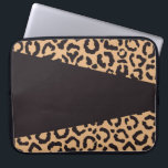 Modern Black Guld Cheetah Leopard Animal Print Laptop Fodral<br><div class="desc">Detta moderna och trendig mönster är perfekt för contemporaryns modesta. Den har en svart och guld-färgad, handdragen leopard cheetah-djuravtryck mönster och enkel svart geometri. Det är gigantiskt, unikt och modernt! ***VIKTIG DESIGN-ANMÄRKNING: Om du vill ha en anpassad design-begäran, t.ex. matchande produktbegäranden, färg-ändringar, placeringsändringar eller någon annan ändringsbegäran, klickar du på...</div>