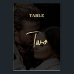 Modern Black Guld Photo Overlay Bröllop Bordsnummer<br><div class="desc">Ett modernt bröllop-överlägg med svart och guld-foto. Den här contemporaryn är perfekt för alla årstider vid Vår, sommar, höst och vinterbröllop. Ett svart 2-fotomellumutseende med guld-kalligrafi täcker över snyggten. Ett klasssäkert bordsnummer i elegant bröllop med modernt enkelt inslag. Anpassa antalet och köp varje bord individuellt beroende på hur många bordsnummer...</div>