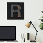 Modern Black Monogrammed Namn Clock Fyrkantig Klocka<br><div class="desc">Modern svart monogrammed Personlig Namn Clock,  i minimalistisk typografi.</div>