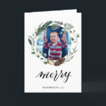 Modern Black Script Elegant Eucalyptus Foliage Helgkort<br><div class="desc">Skicka helgdag önskemål och hälsning till vänner, kolleger och familj i enkla, söta, chic, elegant och modern fotodesign, festliga, naturliga helgdagskort med färg stil som är uppspelade i naturen! En vacker andedräkt ram från en mjuk grönt som färgats med olika löv (gräs träd, eukalyptus, fern) med söt bruna gräs cones...</div>