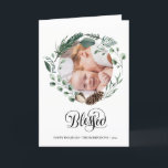 Modern Black Script Elegant Eucalyptus Foliage Helgkort<br><div class="desc">Skicka helgdag önskemål och hälsning till vänner, kolleger och familj i enkla, söta, chic, elegant och modern fotodesign, festliga, naturliga helgdagskort med färg stil som är uppspelade i naturen! En vacker andedräkt ram från en mjuk grönt som färgats med olika löv (gräs träd, eukalyptus, fern) med söt bruna gräs cones...</div>