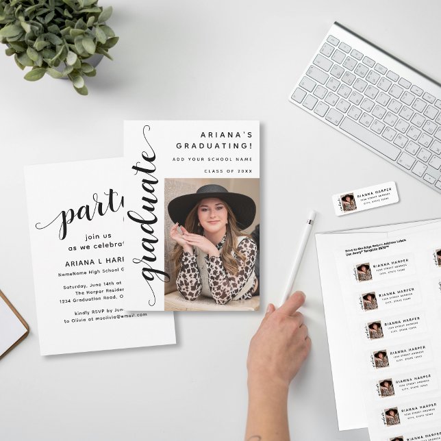 Modern Black Script Photo Graduation Invitation Meddelande (Skapare uppladdad)